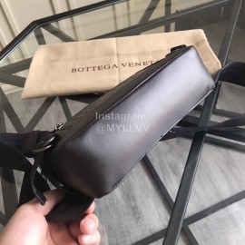 Bottega Veneta Fashionable Calfskin Plaid Waist Bag