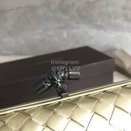 Bottega Veneta Fashionable Sheepskin Woven Hand Bag For Women Gold