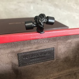 Bottega Veneta Fashionable Sheepskin Woven Hand Bag For Women Red