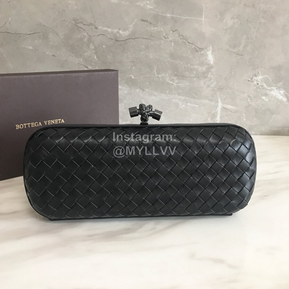 Bottega Veneta Fashionable Sheepskin Woven Hand Bag For Women Black