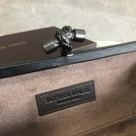 Bottega Veneta Fashionable Sheepskin Woven Hand Bag For Women Black