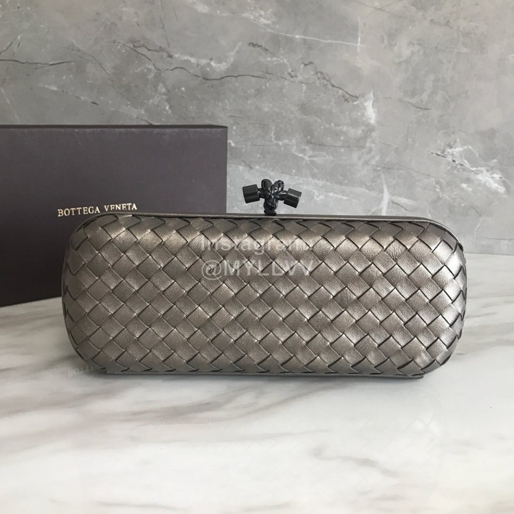 Bottega Veneta Fashionable Sheepskin Woven Hand Bag For Women
