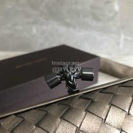 Bottega Veneta Fashionable Sheepskin Woven Hand Bag For Women