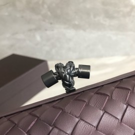 Bottega Veneta Fashionable Sheepskin Woven Hand Bag For Women Purple