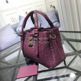 Bottega Veneta leather woven handbag messenger bag for women purple
