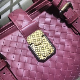 Bottega Veneta leather woven handbag messenger bag for women purple