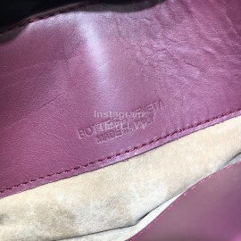 Bottega Veneta leather woven handbag messenger bag for women purple