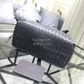 Bottega Veneta leather woven handbag messenger bag for women gray