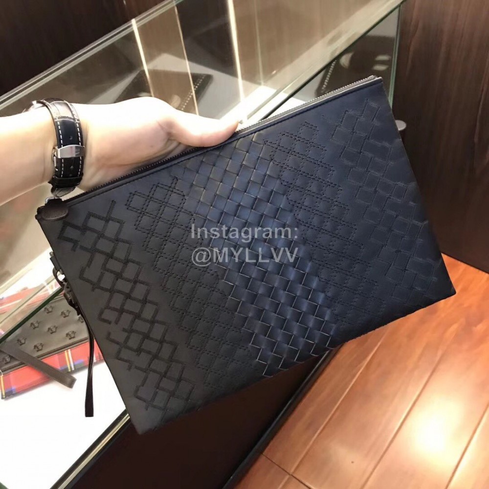 Bottega Veneta Leather Woven Handbag For Men