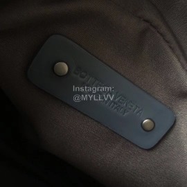 Bottega Veneta Fashion Top Leather Waist Bag Dark Blue