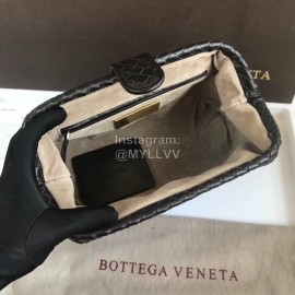 Bottega Veneta Fashion Black Leather Woven Soft Hand Bag