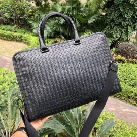 Bottega Veneta Simple Woven Cowhide Business Leisure Handbag For Men 248395