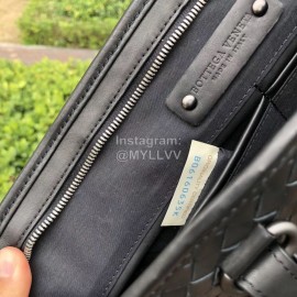 Bottega Veneta Simple Woven Cowhide Business Leisure Handbag For Men 248395