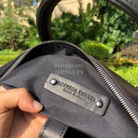 Bottega Veneta Simple Woven Cowhide Business Leisure Handbag For Men 407555