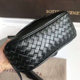 Bottega Veneta Fashionable Lambskin Woven Messenger Bag For Women Black