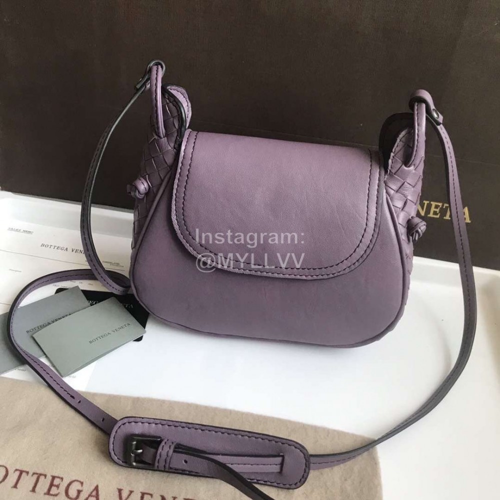 Bottega Veneta Fashionable Lambskin Woven Messenger Bag For Women Purple