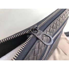 Bottega Veneta Simple Cowhide Woven Zipper Handbag For Men 406021