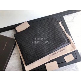 Bottega Veneta Simple Cowhide Woven Zipper Handbag For Men 406021