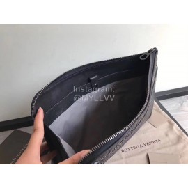 Bottega Veneta Simple Cowhide Woven Zipper Handbag For Men 406021
