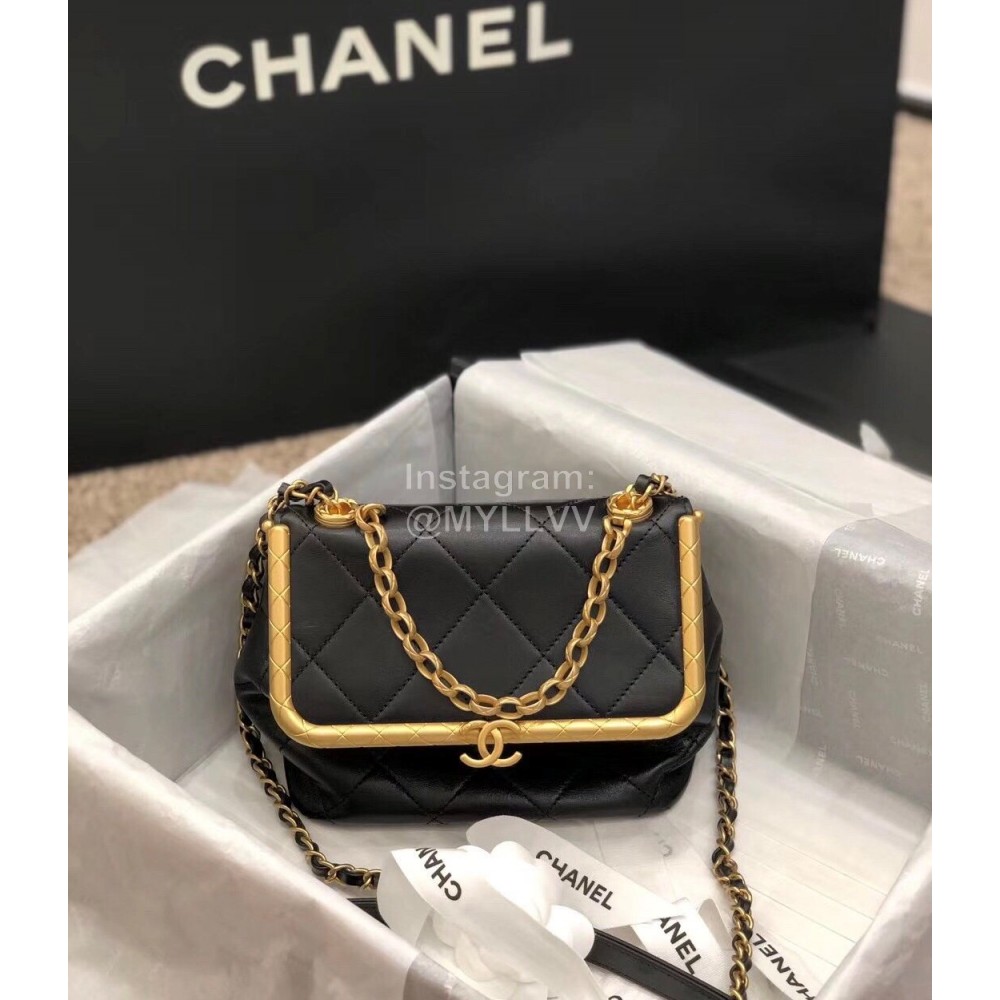 Chanel 2020 Kiss Lock Bag Lambskin Clip Chain Bag Medium As1886