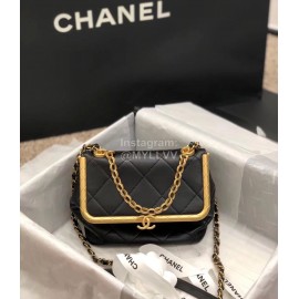Chanel 2020 Kiss Lock Bag Lambskin Clip Chain Bag Medium As1886