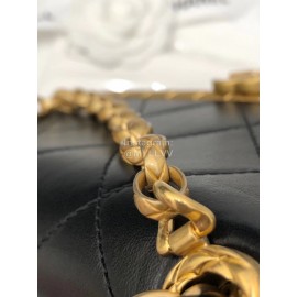 Chanel 2020 Kiss Lock Bag Lambskin Clip Chain Bag Medium As1886