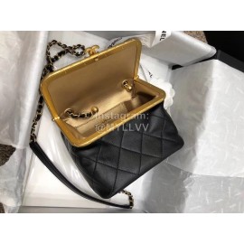 Chanel 2020 Kiss Lock Bag Lambskin Clip Chain Bag Medium As1886