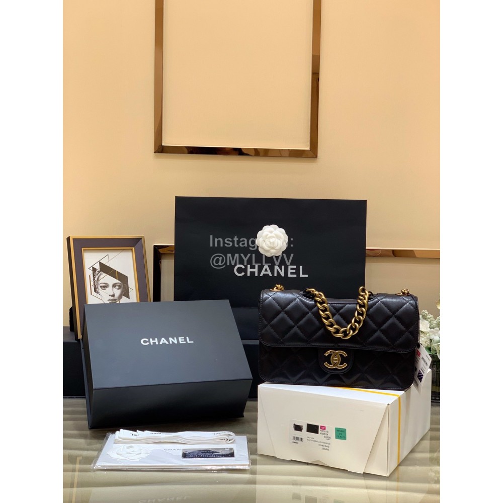 Chanel Classic And Practical Flap Chain Bag Black 77098