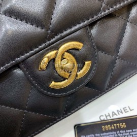 Chanel Classic And Practical Flap Chain Bag Black 77098