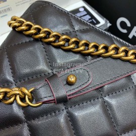 Chanel Classic And Practical Flap Chain Bag Black 77098