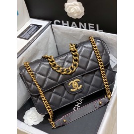 Chanel Classic And Practical Flap Chain Bag Black 77098