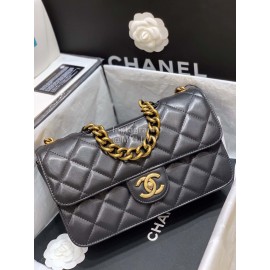 Chanel Classic And Practical Flap Chain Bag Black 77098