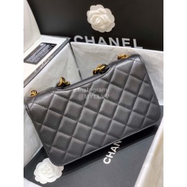 Chanel Classic And Practical Flap Chain Bag Black 77098