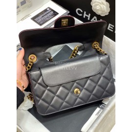 Chanel Classic And Practical Flap Chain Bag Black 77098