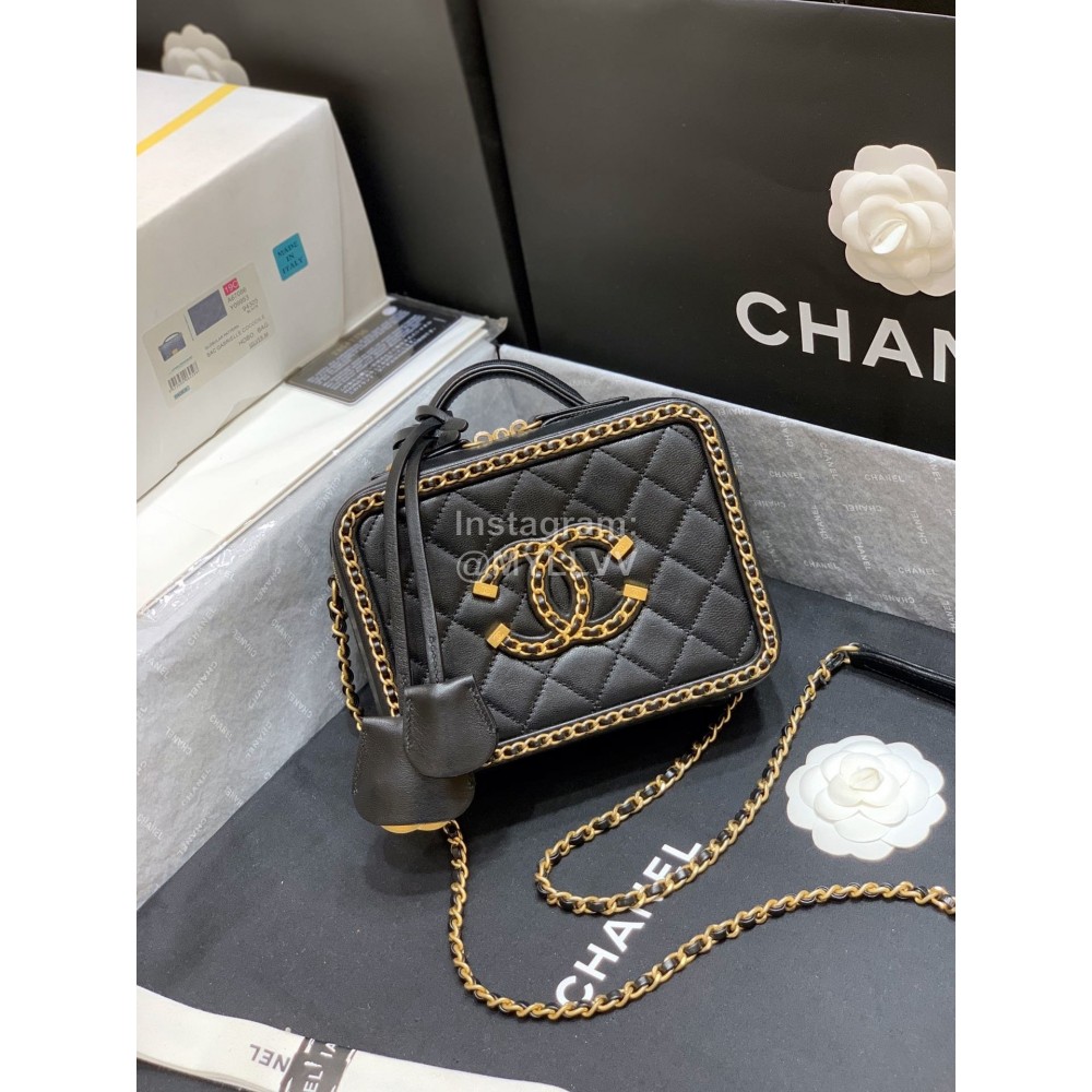 Chanel 2020 Gr Sheepskin Cosmetic Bag Black Small As1785