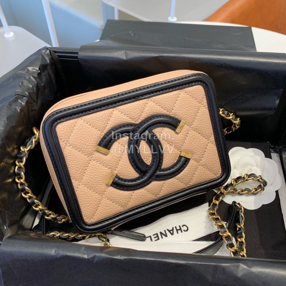 Chanel Chanel Square Mini Makeup Small Square Bag Small Particles Caviar Cowhide Without Portable Nude Color 94452