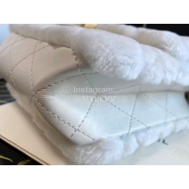 Chanel Autumn Winter New Chain Crossbody Mini Bag White