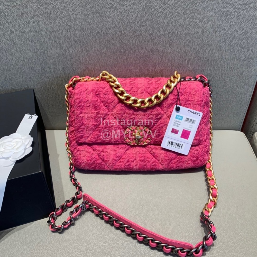 Chanel Autumn Winter Classic Flap Chain Bag Rose Red