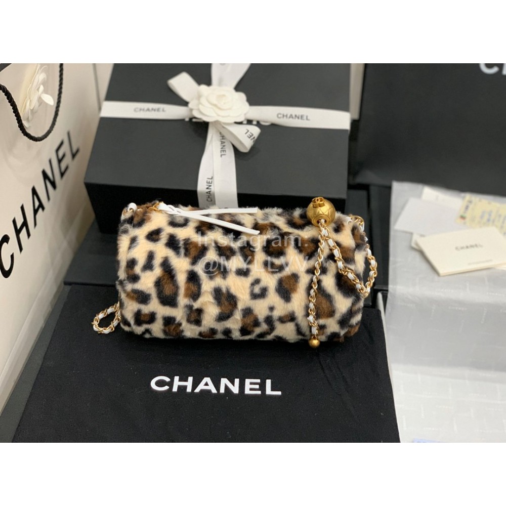 Chanel Winter Soft Leopard Print Fur Chain Crossbody Bag Khaki