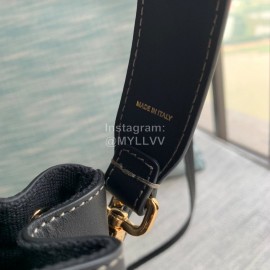Fendi Fashion Embroidery Small Bucket Bag Black