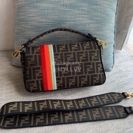 Fendi Fashion Medium Chain Bag For Women