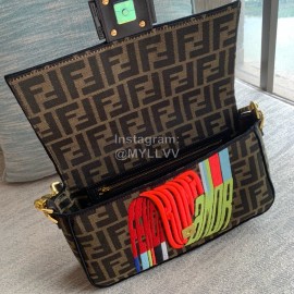 Fendi Fashion Medium Chain Bag For Women