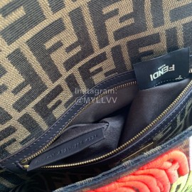 Fendi Fashion Medium Chain Bag For Women