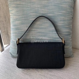 Fendi Black Retro Shoulder Bag Underarm Bag