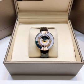 Fendi Fashion Diamond Dial Leather Strap Watch For Women