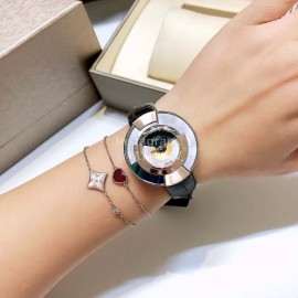 Fendi Fashion Diamond Dial Leather Strap Watch For Women