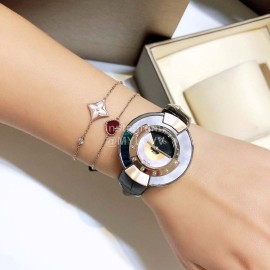 Fendi Fashion Diamond Dial Leather Strap Watch For Women