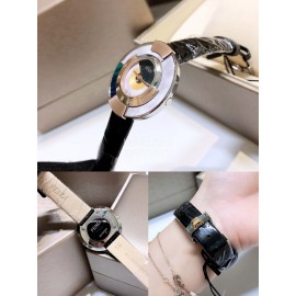 Fendi Fashion Diamond Dial Leather Strap Watch For Women
