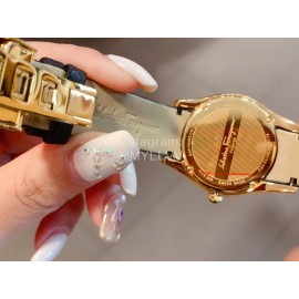 Ferragamo Fashion Sapphire Crystal Leather Strap Quartz Watch