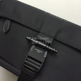 Givenchy Letter Fashion Men's Crossbody Chest Bag Black